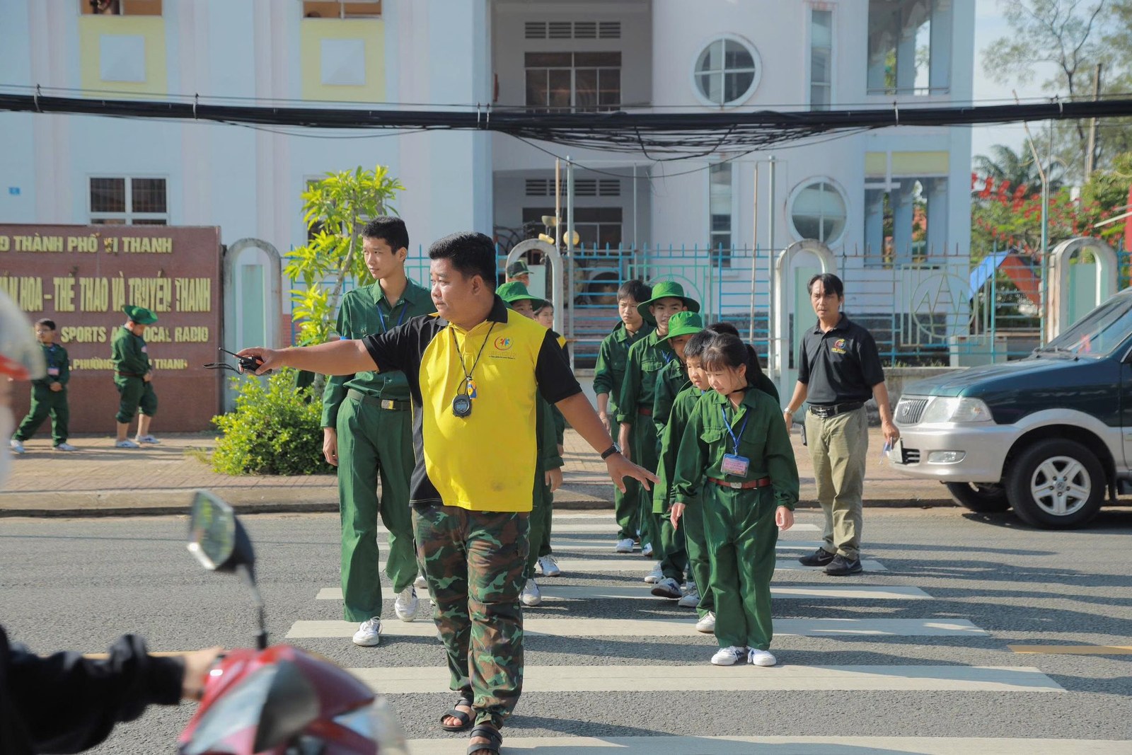 Phiên chợ quê dạy con giá trị của từng đồng tiền và lòng biết ơn cha mẹ