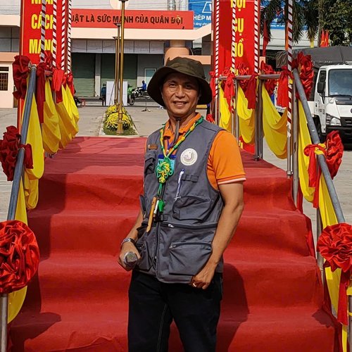 Thầy Giang Sơn Việt