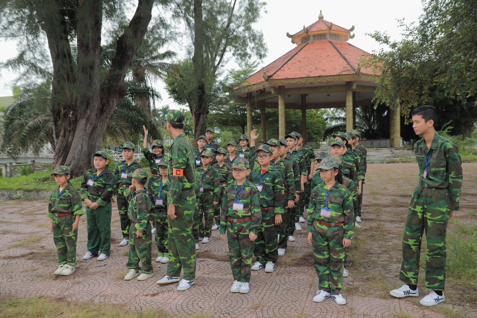 Rèn luyện điều lệnh đội ngũ chiến sĩ