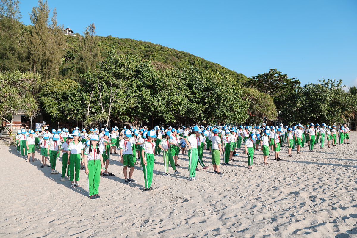 Tập hợp đội hình Teambuilding bãi biển Kiên Giang